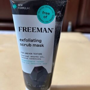 Freeman exfoliating scrub mask Black & White Tube with Cap